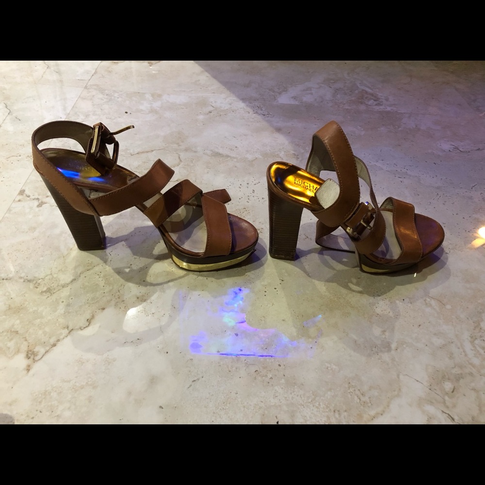 Michael Kors Tan Pumps Gold Platform